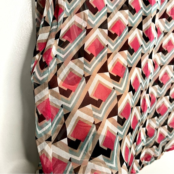 NWT BEBE Women's Silk Blouse Geometric Luxurious Button Down Long Sleeve, XS sz - Picture 12 of 17